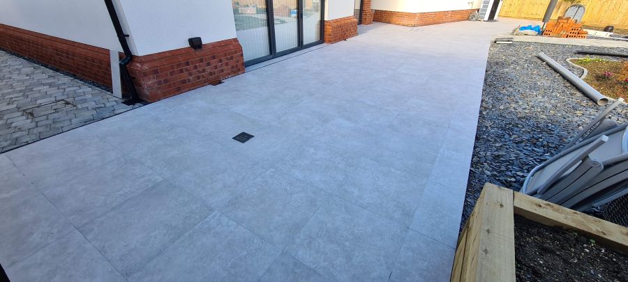 METRO SILVER ANTISLIP OUTDOOR PORCELAIN TILE